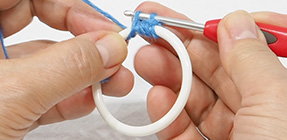 Crochet a ring in single crochet